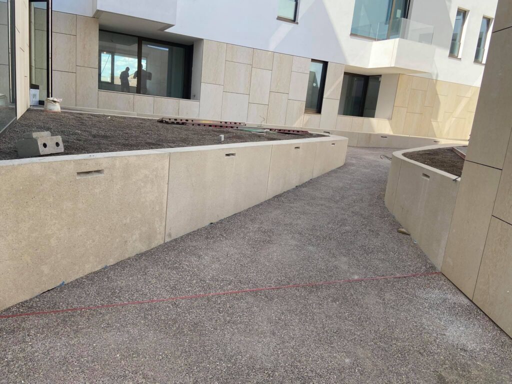 JDC Lava-Substrate - Deinze - Villa Neerleie - patio substraat aanleg semi-intensief groendak hoekdetail