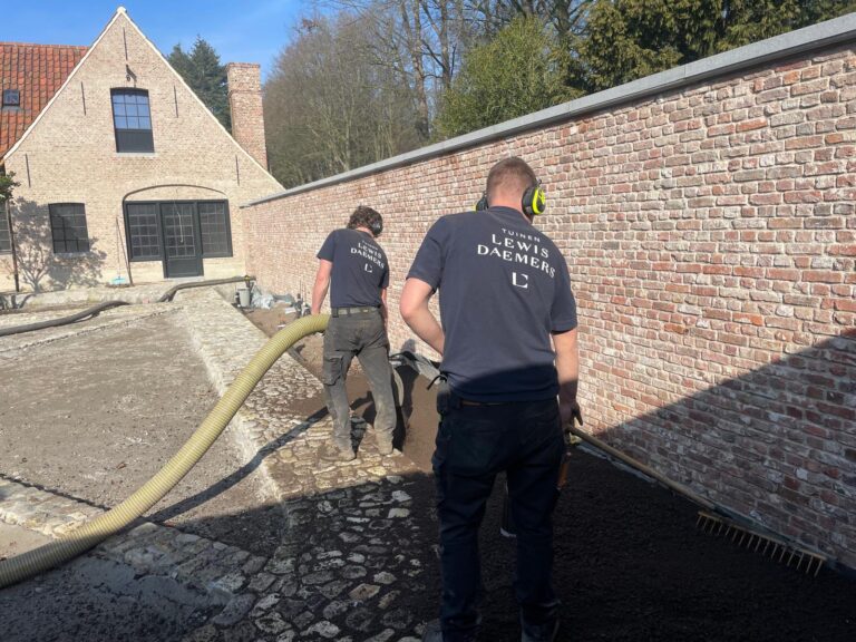 JDC Lava-Substrate - Realisatie intensieve daktuin op keldervlak Hertsberge - 1