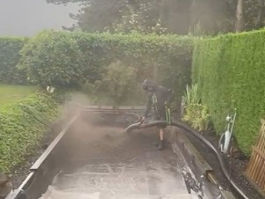 JDC Lava-Substrate - Realisatie lava als waterfiltrage vijver in Oudenaarde